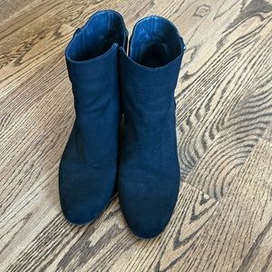 Stuart Weitzman black suede low wedge boot size 8